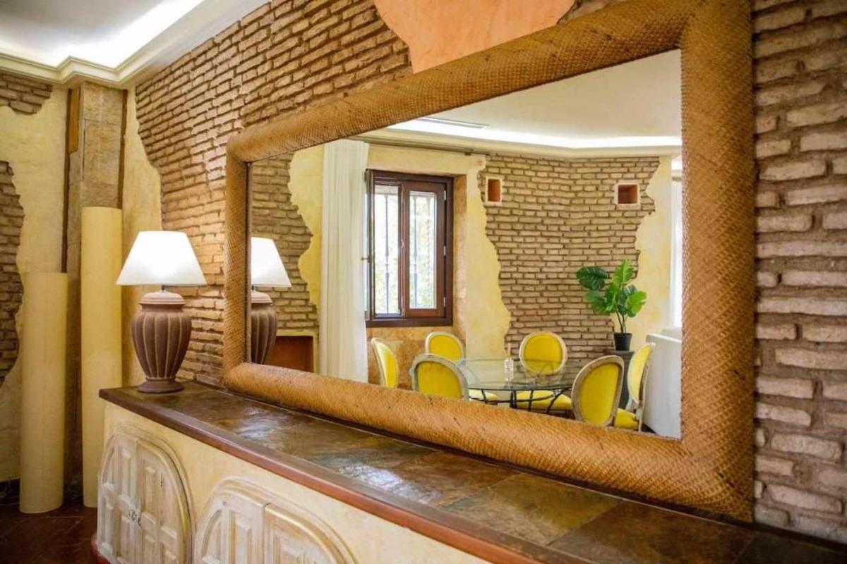 Monkeys Apartments Adriano & Terrace Севилья Экстерьер фото