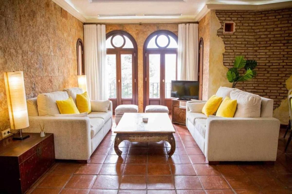 Monkeys Apartments Adriano & Terrace Севилья Экстерьер фото